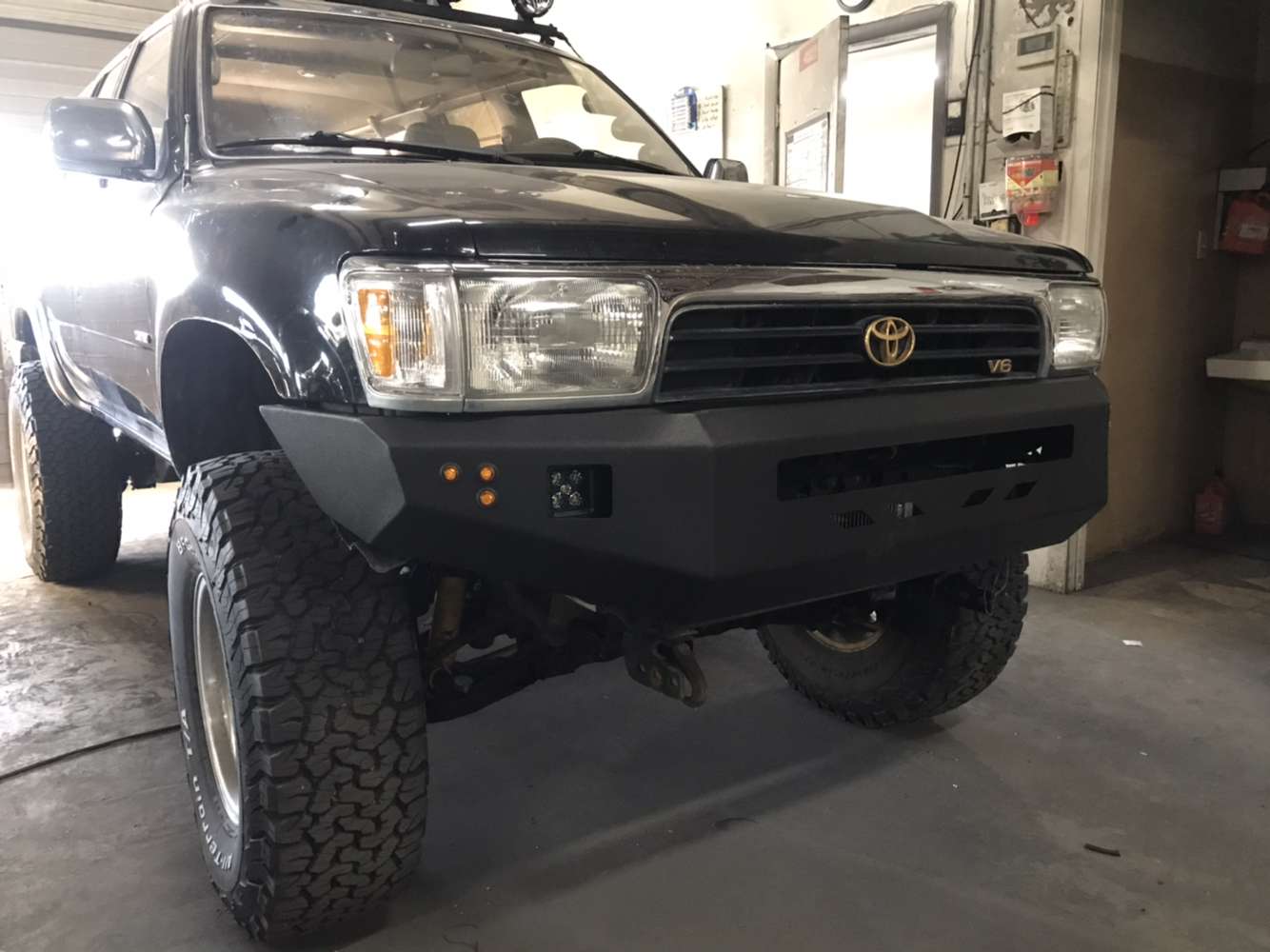 Toyota 4 Runner Off-road Steel Front Bumper for 2nd gen 90-95